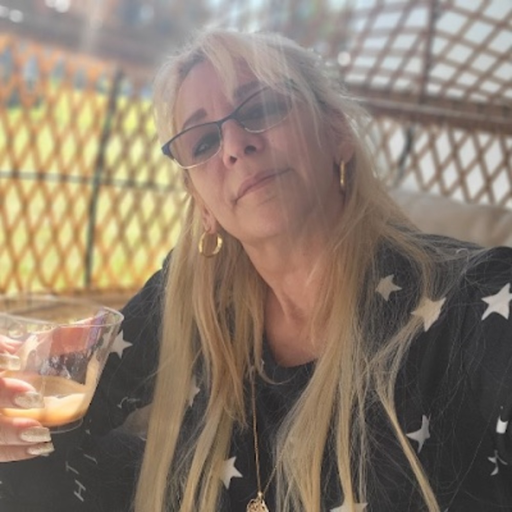 Meet your Posher, Ivon